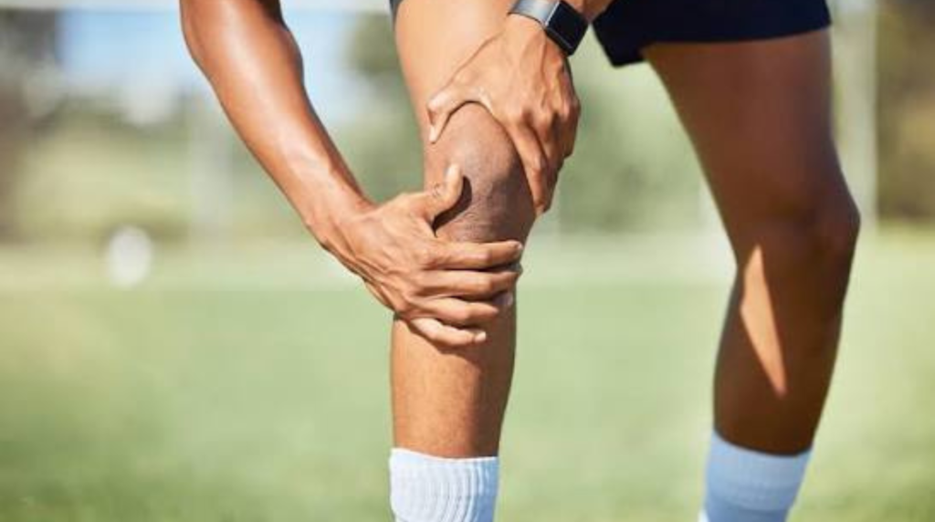 ACL injury symptoms including knee pain, swelling, instability, and difficulty walking or bending the knee.